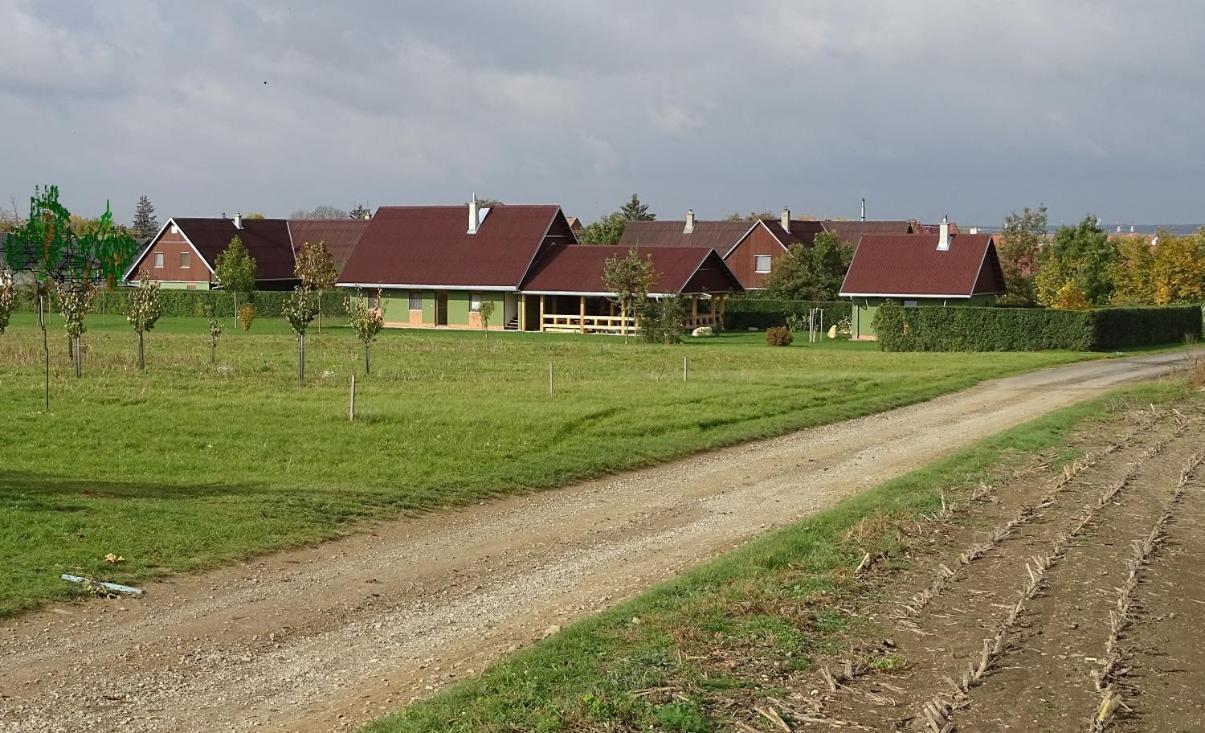 Penzion Pod Vapenkami Straznice Luaran gambar