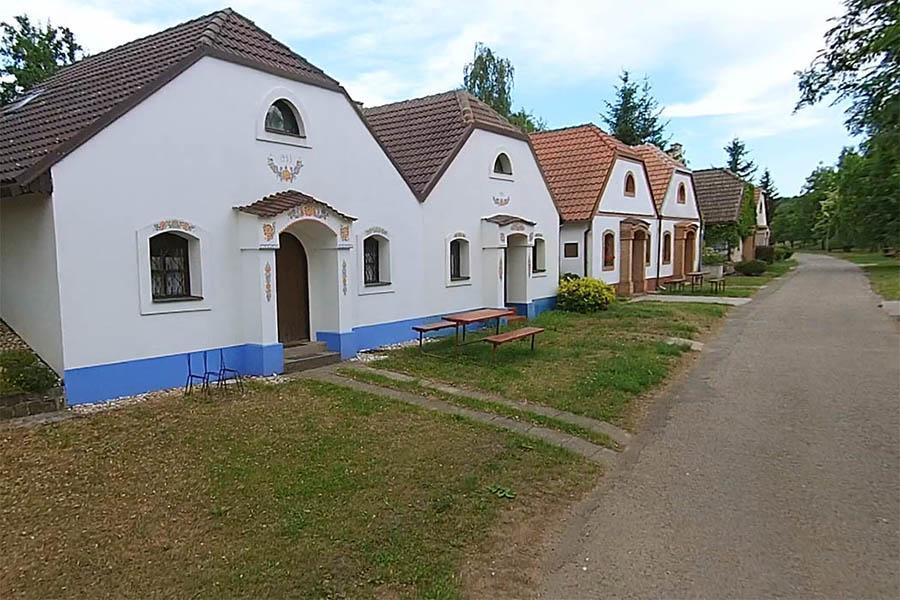 Penzion Pod Vapenkami Straznice Luaran gambar